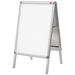 Plakatstaender Wegweiser